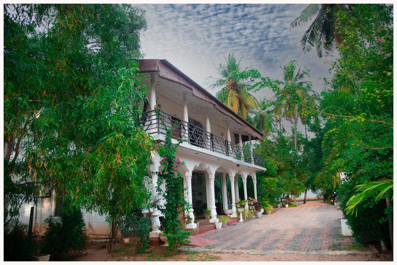 French Garden Resort Uppuveli Exterior photo
